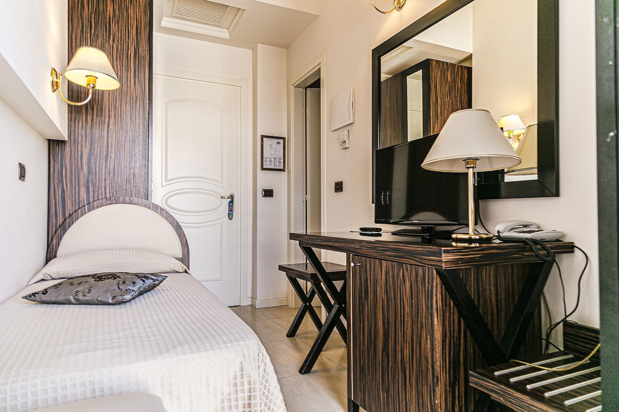 Hotel Metropolitan Bellaria-Igea Marina Buitenkant foto