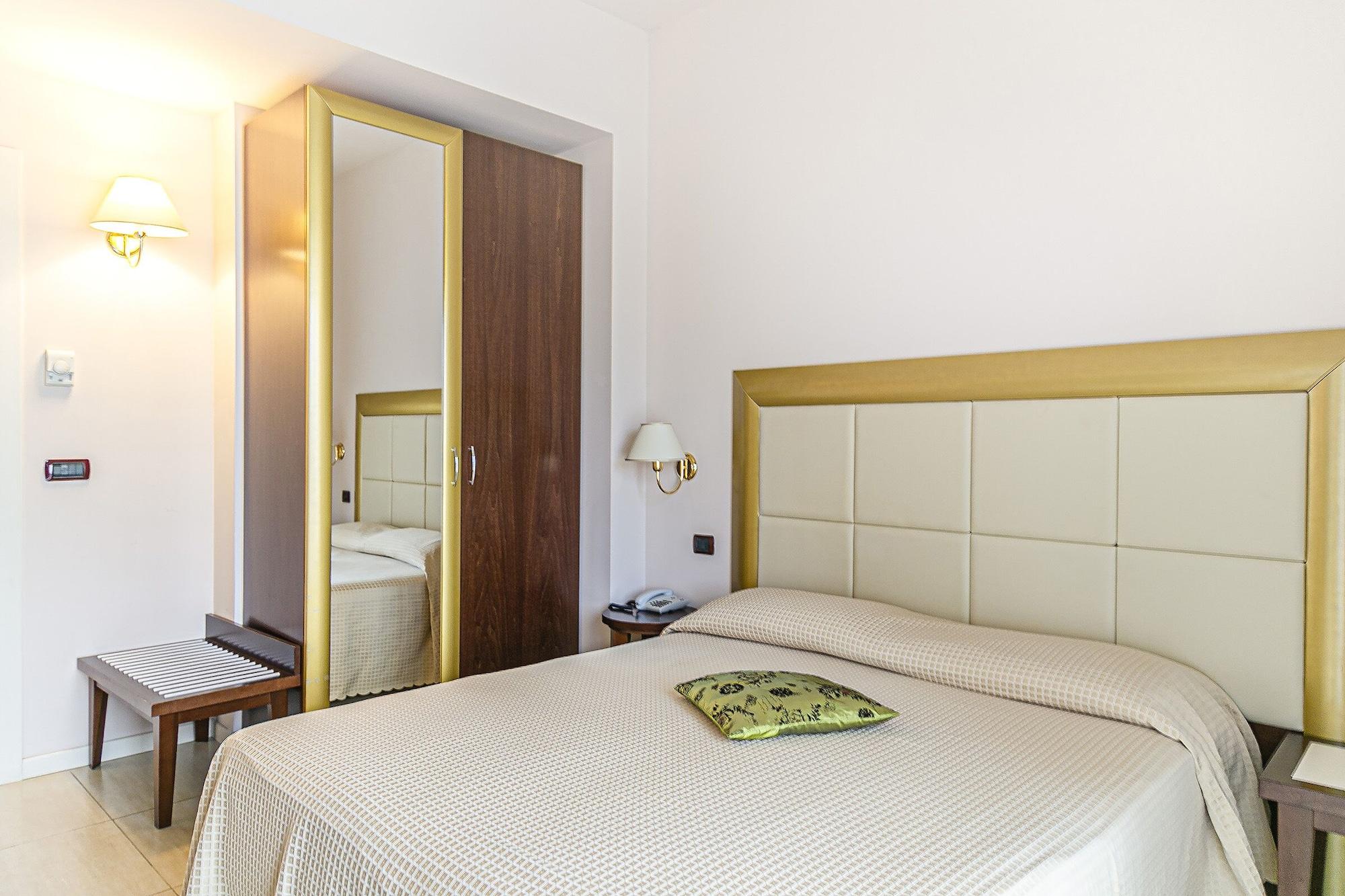 Hotel Metropolitan Bellaria-Igea Marina Buitenkant foto