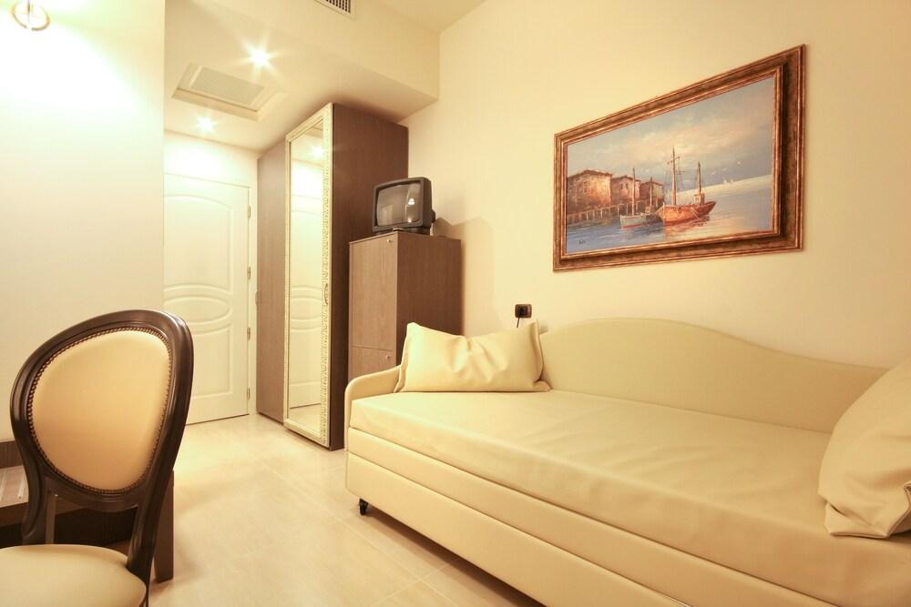 Hotel Metropolitan Bellaria-Igea Marina Buitenkant foto