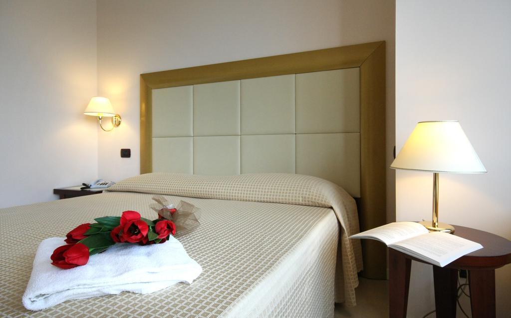 Hotel Metropolitan Bellaria-Igea Marina Buitenkant foto