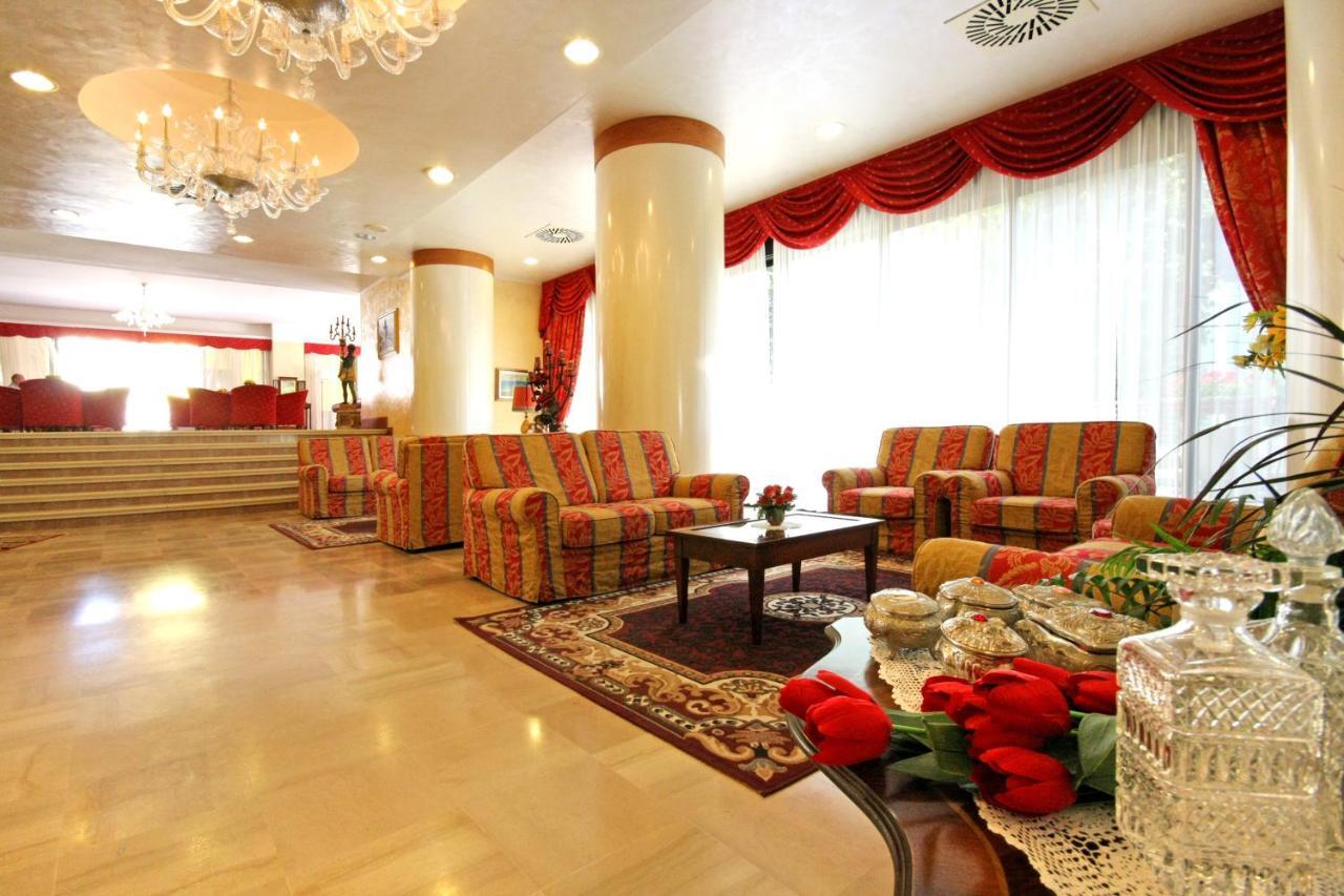 Hotel Metropolitan Bellaria-Igea Marina Buitenkant foto
